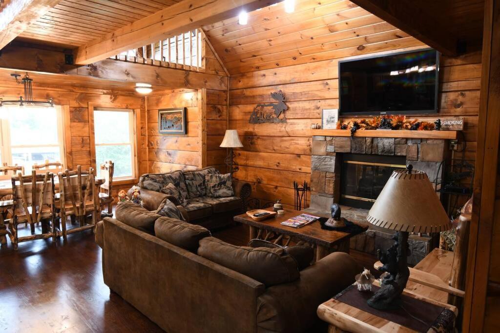 Bear Country Cabin Сев'єрвілл Екстер'єр фото