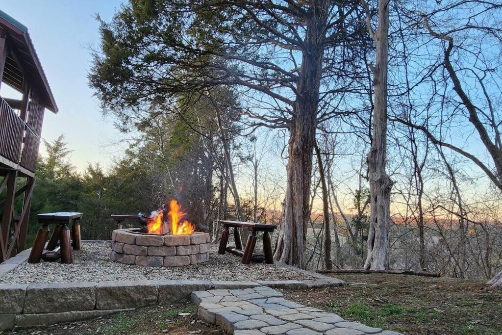 Bear Country Cabin Сев'єрвілл Екстер'єр фото