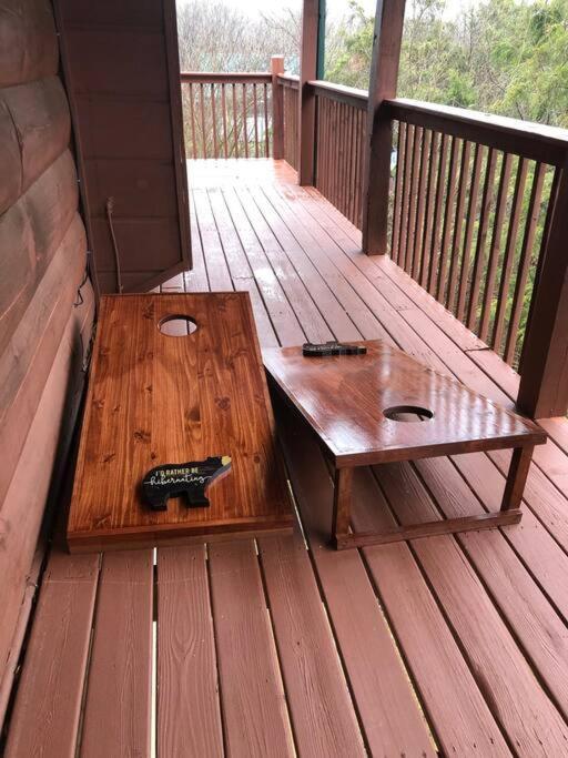 Bear Country Cabin Сев'єрвілл Екстер'єр фото