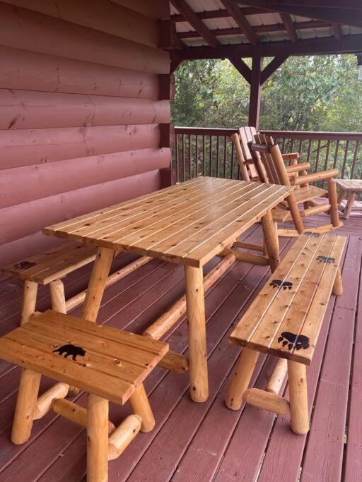 Bear Country Cabin Сев'єрвілл Екстер'єр фото